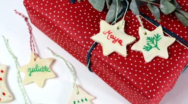 DIY déco Noël étiquettes cadeaux enfants pâte à sel
