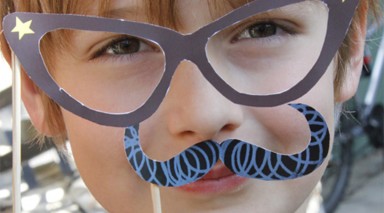 fabriquer un deguisement moustache lunettes