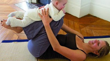 posture yoga bébé