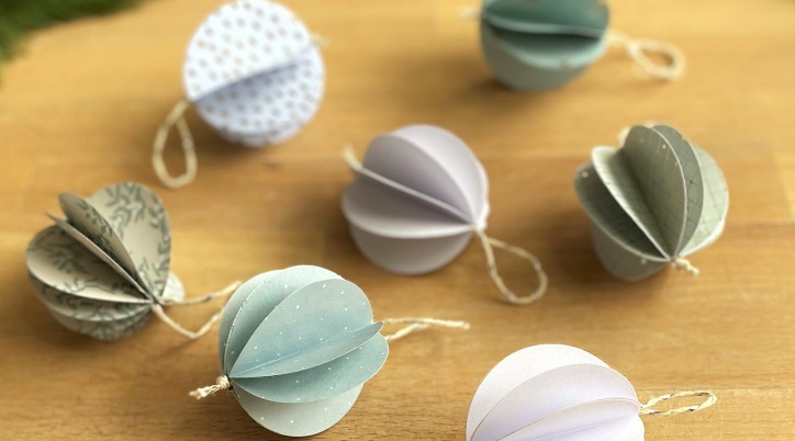 DIY déco : les boules de Noël en papier - Activités manuelles de Noël 