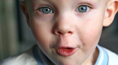 Mon enfant ne raconte pas sa journée à l'école - maman et enfant maman et enfant