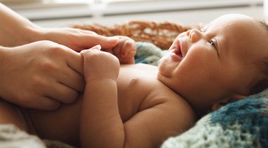 Peau de bébé toucher un lien essentiel - bébé peau bébé peau