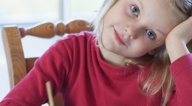 Devoirs à la maison école primaire - enfant travaille à la maison enfant travaille à la maison
